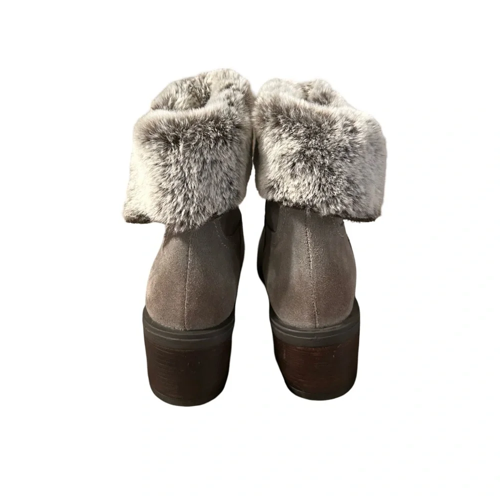 Vintage Foundry Gray Distressed Suede Faux Fur Ankle Boots  Size 8